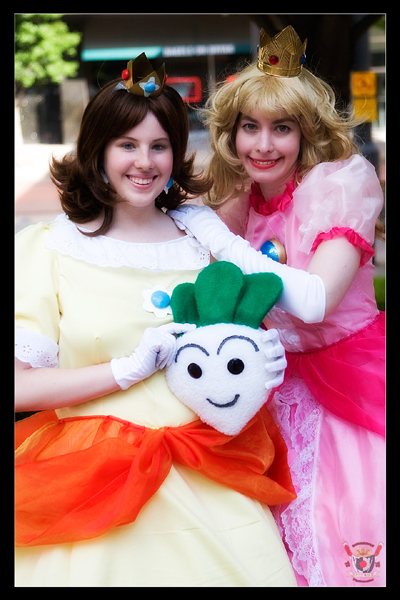 Peach & Daisy